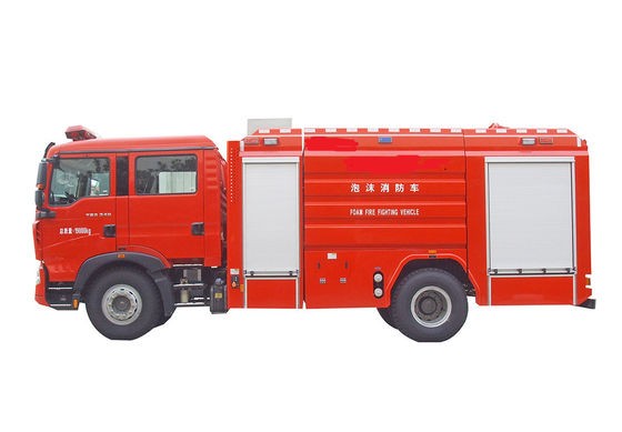 8 Ton Mobile 6 Passengers Convenient Firefighting System Tank Fire Fighting Truck