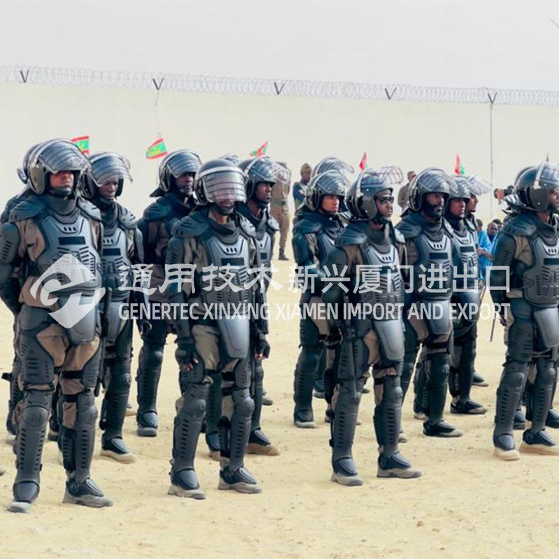 La compañía china XINXING Xiamen ofrece trajes antidisturbios para la policía africana